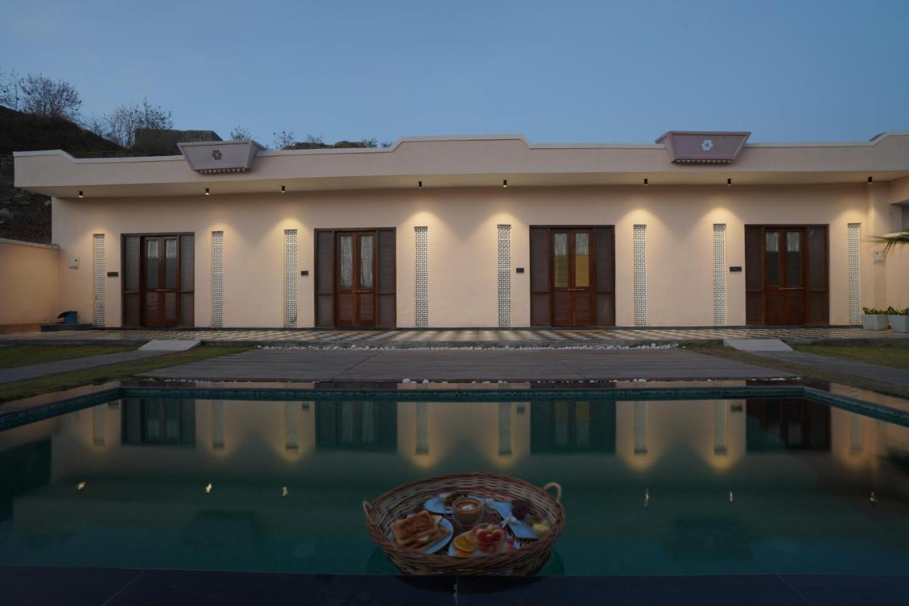 Parijat Private Pool Villa 1, 2 And 3 Bhk Udaipur Exterior foto